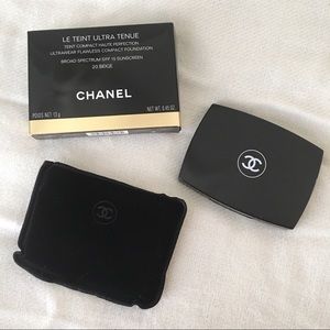 Chanel Ultrawear Flawless Compact Foundation